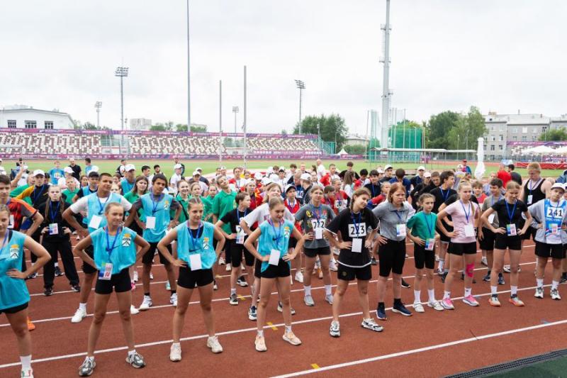 Свердловские школьники поборолись за звание лучших на фестивале ГТО  | Более 300 школьников Урала присоединились к фестивалю ГТО  
