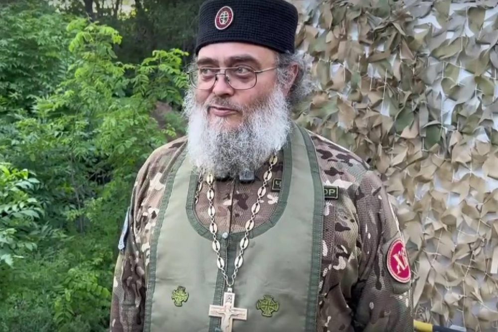 Священник из Первоуральска ежедневно укрепляет боевой дух бойцов СВО на передовой | Уральский священник с позывным «Черномор» поддерживает бойцов СВО на передовой