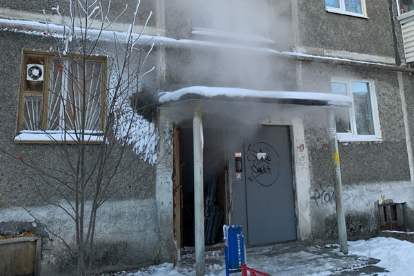 Первоуральцы жалуются на запах канализации из подвалов