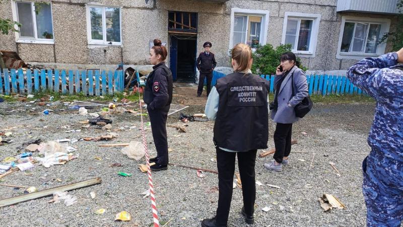 В Ивделе из-за взрыва газового баллона погибли двое людей | В Свердловской области произошел взрыв в жилом доме В Ивделе из-за взрыва газового баллона погибли двое людей | В Свердловской области произошел взрыв в жилом доме