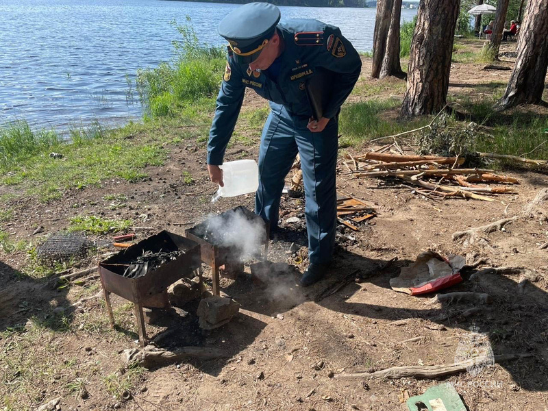 За неделю в Свердловской области выявили почти 200 нарушений противопожарного режима | Почти 200 нарушений пожарной безопасности выявили в Свердловской области за июль