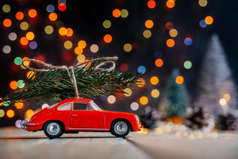 Сел в машину и сгорел: в ГАИ рассказали, почему не стоит вешать гирлянду на автомобиль | Сотрудники ГАИ предупредили об опасности гирлянд на автомобилях Сел в машину и сгорел: в ГАИ рассказали, почему не стоит вешать гирлянду на автомобиль | Сотрудники ГАИ предупредили об опасности гирлянд на автомобилях