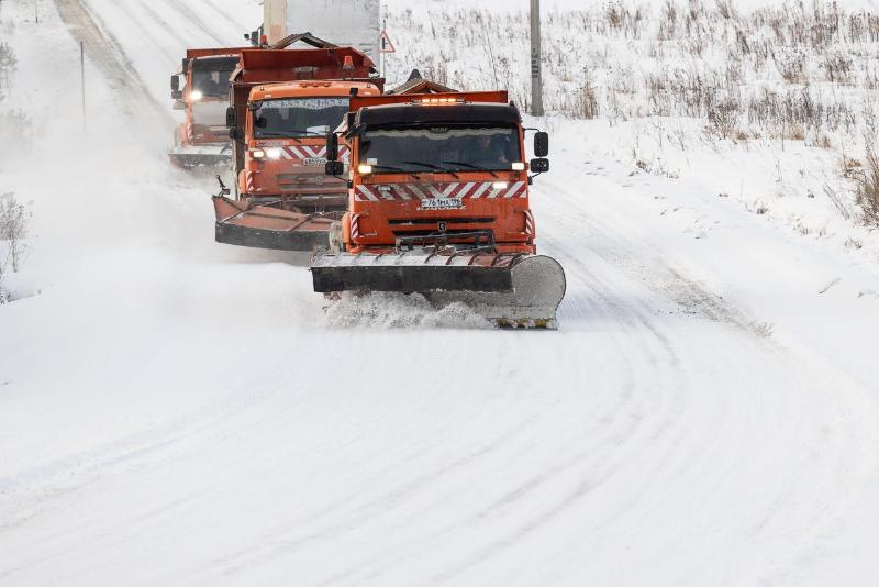 В Свердловской области со снегом боролись 400 единиц техники | На Урале более 400 единиц техники вышли на борьбу со снегом В Свердловской области со снегом боролись 400 единиц техники | На Урале более 400 единиц техники вышли на борьбу со снегом