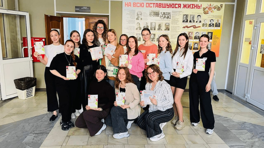 Студенты-медики на передовой: быстрое тестирование на ВИЧ в образовательных учреждениях Уральского региона | Команду студентов-медиков по быстрому тестированию на ВИЧ пополнили 15 студентов 