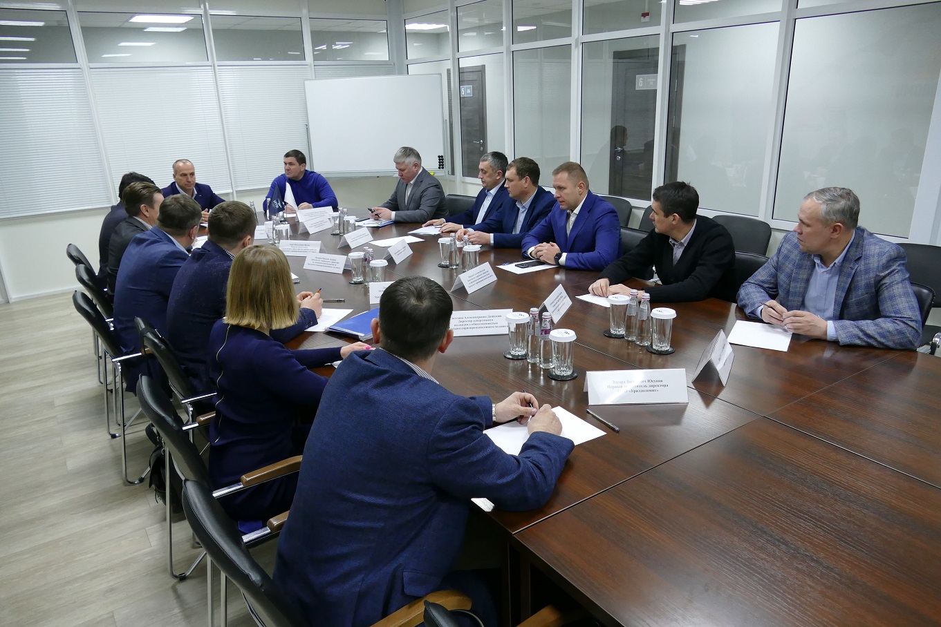 Уральские чиновники ознакомились с производством стройматериалов в Билимбае