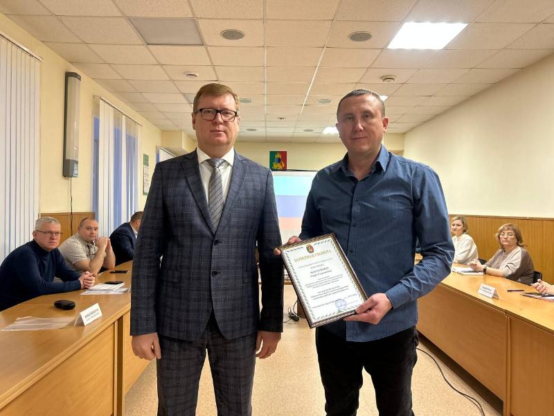 В Первоуральске наградили сотрудников «Водоканала» | Первоуральских муниципальных сотрудников наградили почетными грамотами В Первоуральске наградили сотрудников «Водоканала» | Первоуральских муниципальных сотрудников наградили почетными грамотами