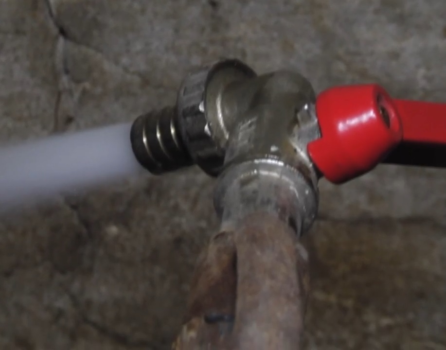 Мэр Первоуральска усомнился в информации от граждан о грязной воде 