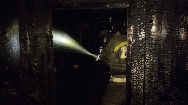 Ночью в Первоуральске в коллективном саду сгорела баня