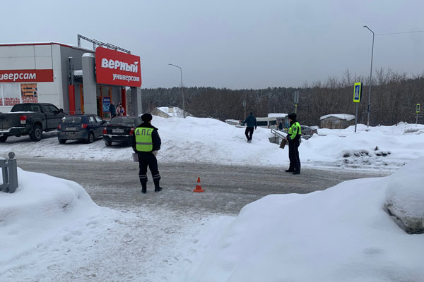 В Первоуральске водитель пикапа сбил на пешеходном переходе 10-летнего мальчика