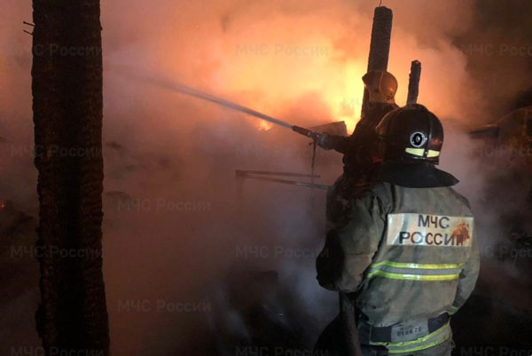 Накануне вечером в посёлке под Первоуральском сгорела баня | В уральском посёлке под Первоуральском сгорела баня Накануне вечером в посёлке под Первоуральском сгорела баня | В уральском посёлке под Первоуральском сгорела баня