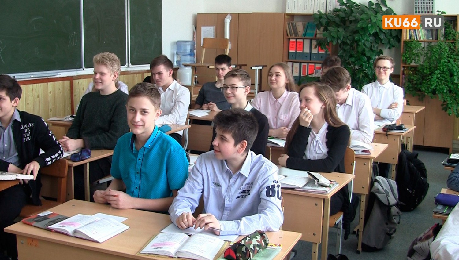 В школы Первоуральска пришли более двух тысяч первоклассников 