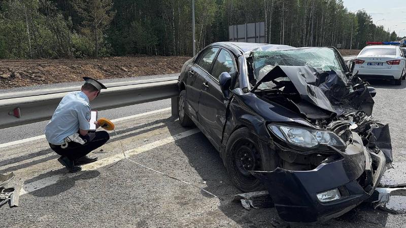 Недалеко от Первоуральска произошло ДТП: 76-летний пенсионер врезался в КАМАЗ | На Пермском тракте пенсионер наехал на КАМАЗ