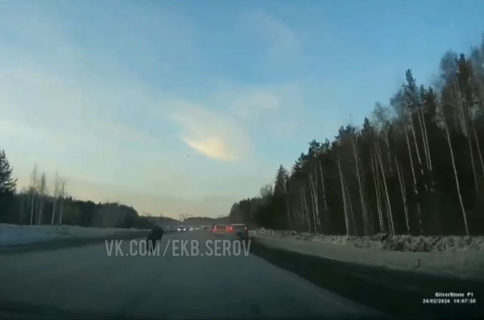 На Серовском тракте от грузовика отвалилось колесо