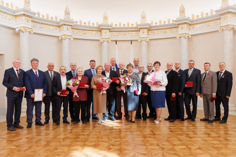 21 сотрудник ПНТЗ получил госнаграды: за что отметили металлургов | 21 сотрудник ПНТЗ получил госнаграды: кого и за что отметили