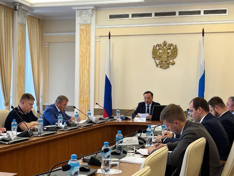 Правительство Свердловской области призвало обратить внимание на качество дорог в зимний период | На заседании правительственной комиссии Свердловской области обсудили качество дорог