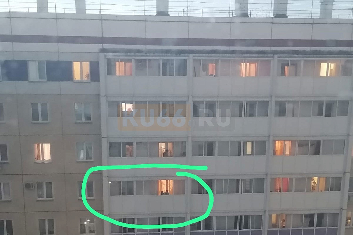 В Каменске-Уральском обстреляли машины на парковке 