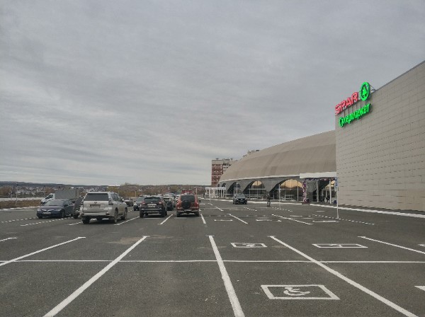 В Первоуральске открыли ТЦ «Первый»