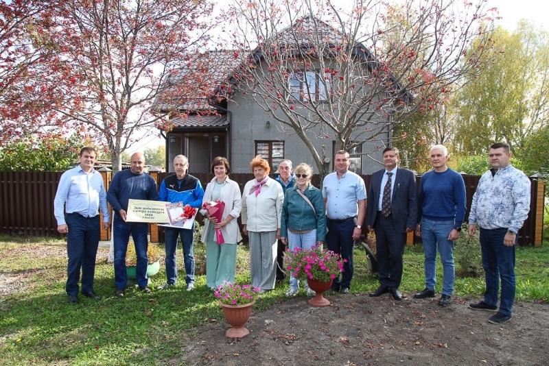 В Билимбае наградили победителей «Образцового дома» | В поселке под Первоуральском подвели итоги «Образцового дома»