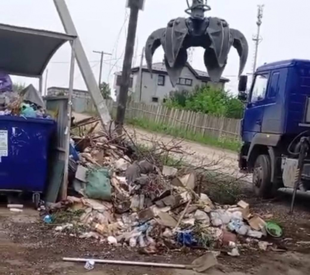 Ситуация с мусором в Первоуральске решается: уже вывезли семьсот тонн мусора  | В Первоуральске вывезли уже более семисот тонн мусора