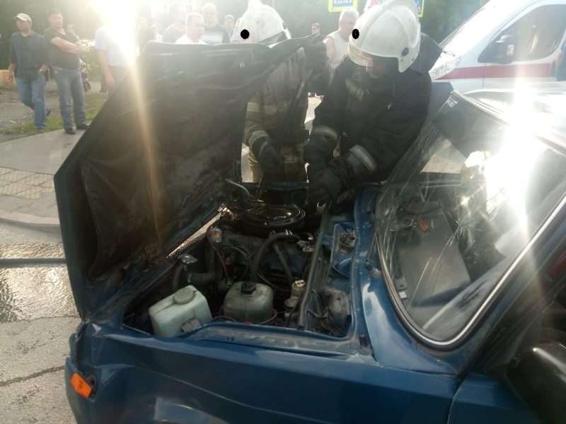 Днем в Первоуральске сгорела иномарка Днем в Первоуральске сгорела иномарка