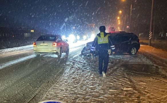 На трассе «Екатеринбург-Тюмень» ограничили движение | На 59 километре трассы «Екатеринбург-Тюмень» произошло ДТП На трассе «Екатеринбург-Тюмень» ограничили движение | На 59 километре трассы «Екатеринбург-Тюмень» произошло ДТП