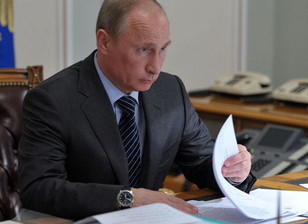 В России для многодетных отцов введут льготы: Путин поручил расширить поддержку семей | Путин поручил расширить поддержку многодетных семей  