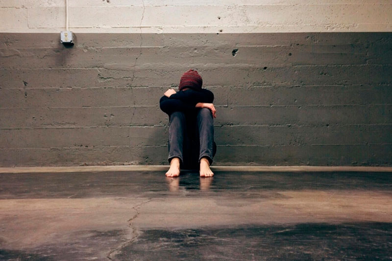 Психолог рассказала, как бороться с зимней депрессией | Эксперт рассказала из-за чего развивается зимняя депрессия