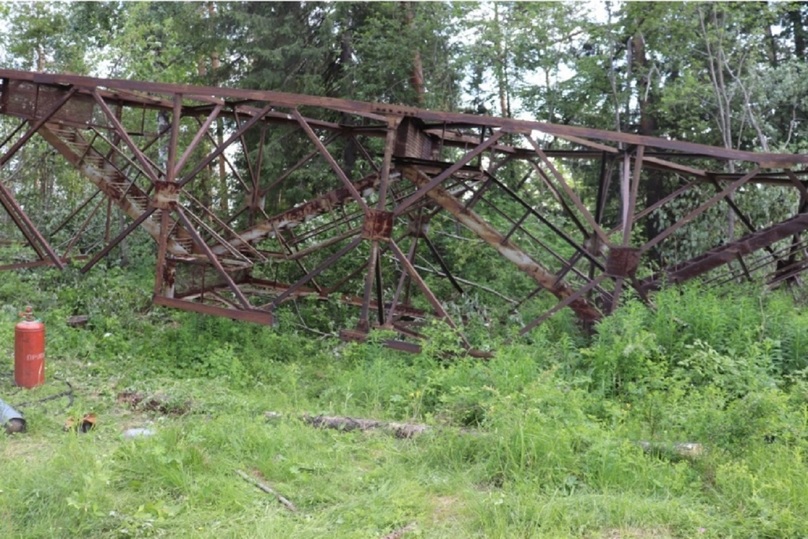 В Первоуральске спилили пожарно-смотровую вышку В Первоуральске спилили пожарно-смотровую вышку