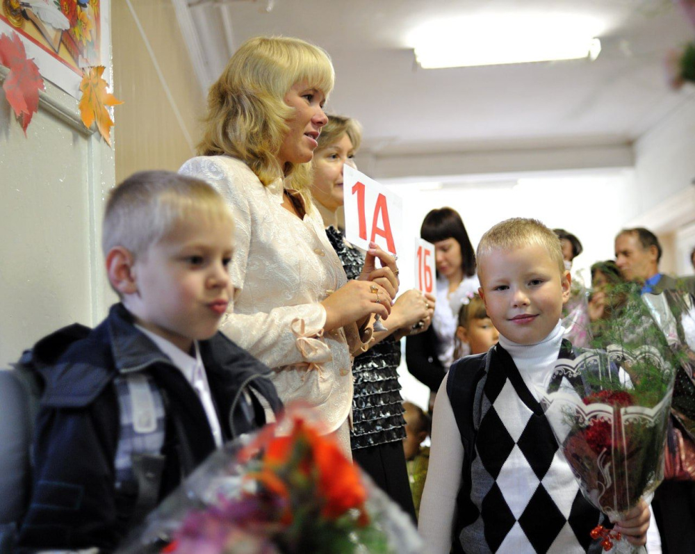 Губернатор вдвое увеличил выплаты классным руководителям и кураторам студенческих групп в малых городах | Евгений Куйвашев вдвое увеличил выплаты классным руководителям и кураторам студенческих групп в малых городах 