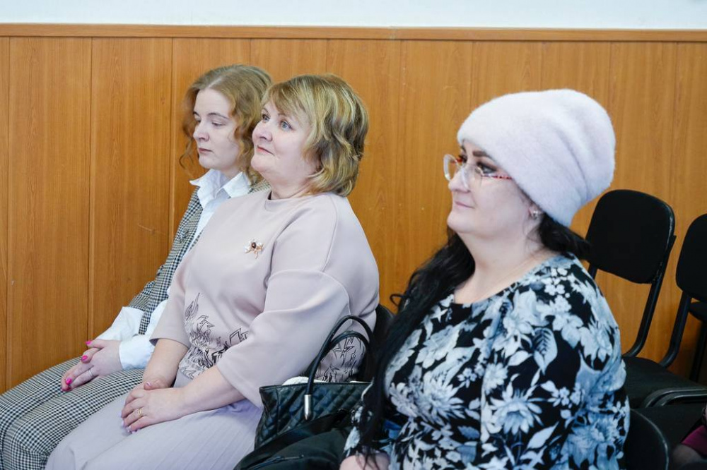 Пять семей в Первоуральске получили социальные выплаты на новое жилье | Уральцы продолжают получать социальны выплаты на новое жилье Пять семей в Первоуральске получили социальные выплаты на новое жилье | Уральцы продолжают получать социальны выплаты на новое жилье