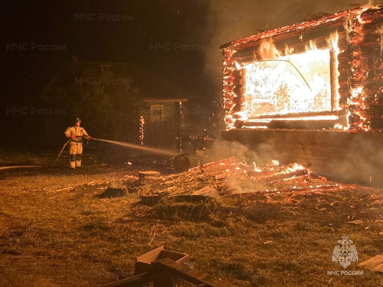 В Кузино под Первоуральском произошёл крупный пожар В Кузино под Первоуральском произошёл крупный пожар