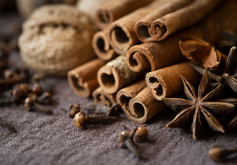 Корица снижает эффективность лекарств: ученые из США выяснили, как специя влияет на препараты | Ученые из США обнаружили негативное влияние корицы на лекарственные препараты