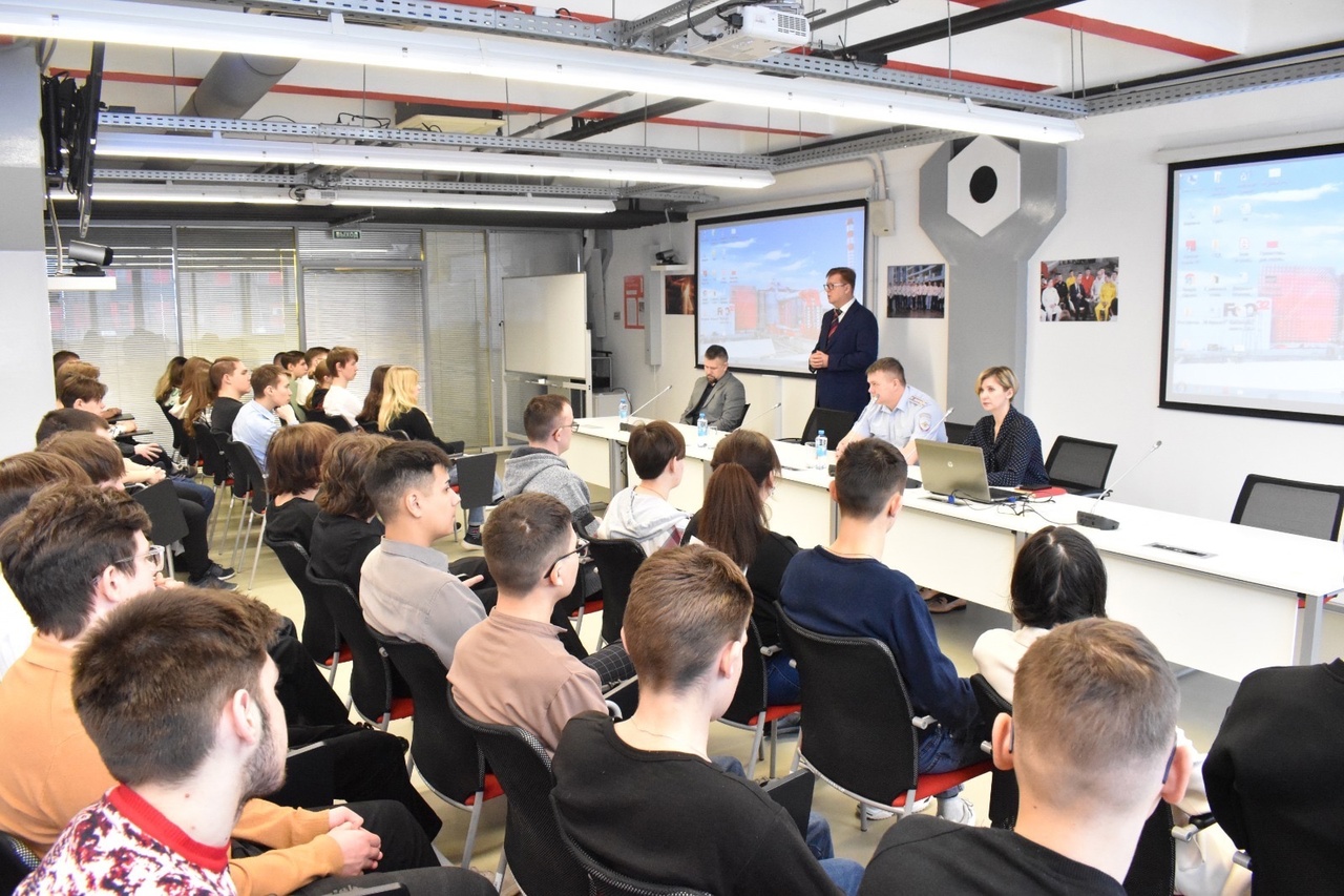 В Первоуральске с молодёжью провели беседы о вреде наркотиков В Первоуральске с молодёжью провели беседы о вреде наркотиков