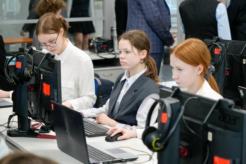 Первоуральский лицей стал одной из шести «ресурсных школ» Урала  | Лицей №21 Первоуральска получил статус «ресурсной школы» 