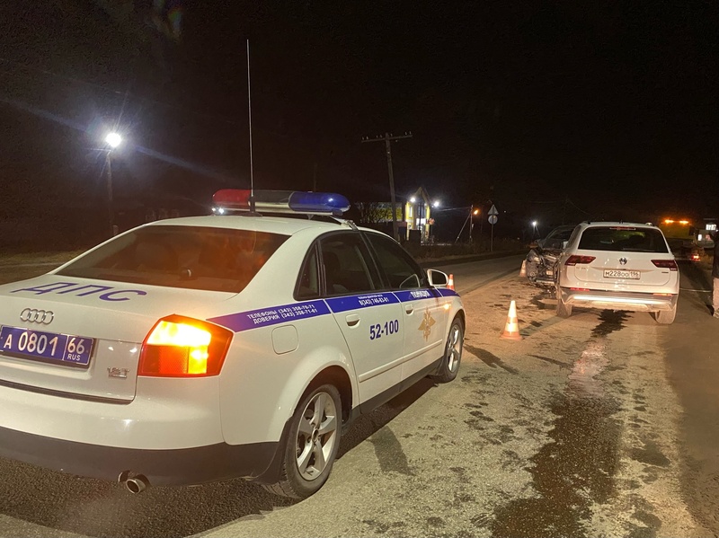 В Свердловской области водительница устроила ДТП, так как поправляла волосы | На Урале в ДТП пострадали три человека, один — ребенок