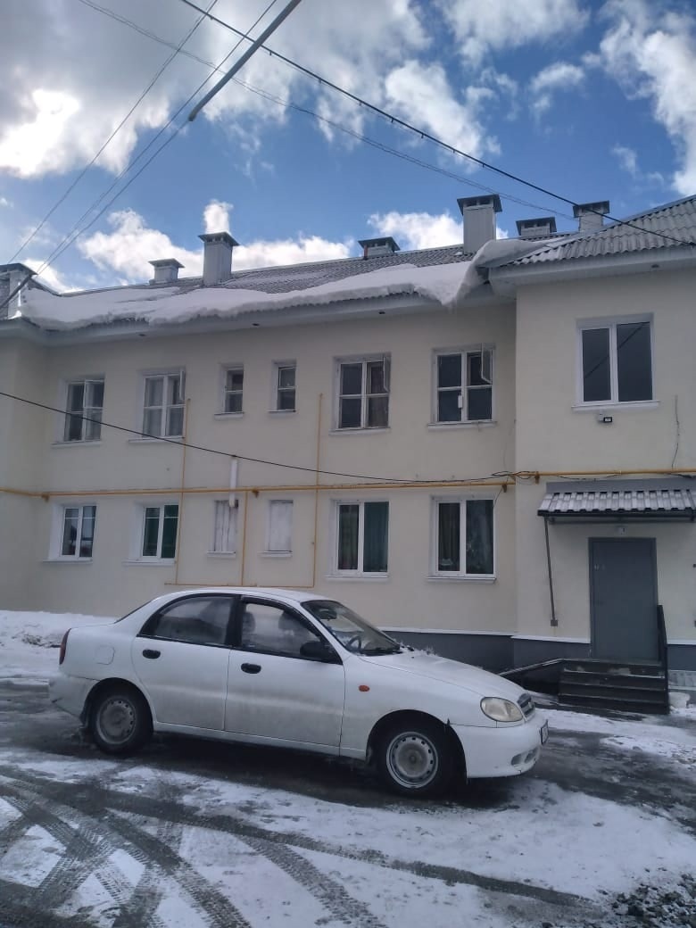 Жители посёлка под Первоуральском жалуются на снежный коллапс