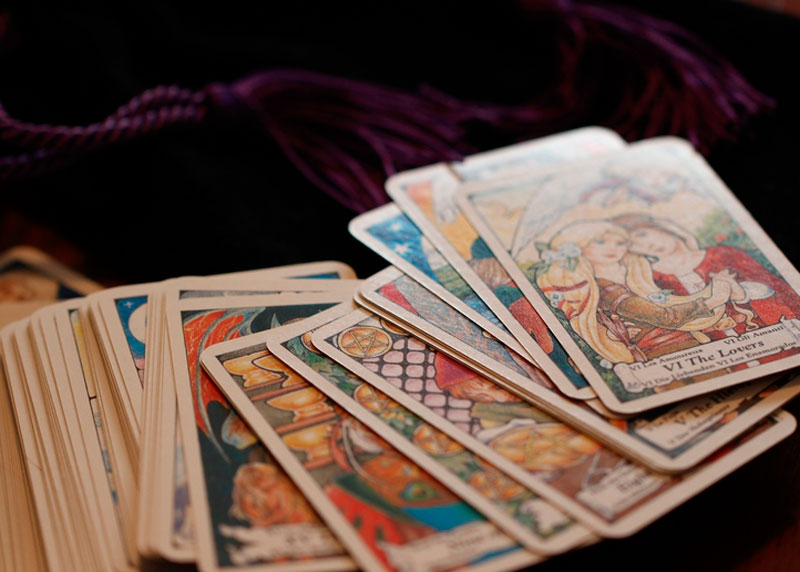 Эксперт рассказал, почему популярны тарологи и экстрасенсы | Психотерапевт объяснил популярность астрологов Эксперт рассказал, почему популярны тарологи и экстрасенсы | Психотерапевт объяснил популярность астрологов