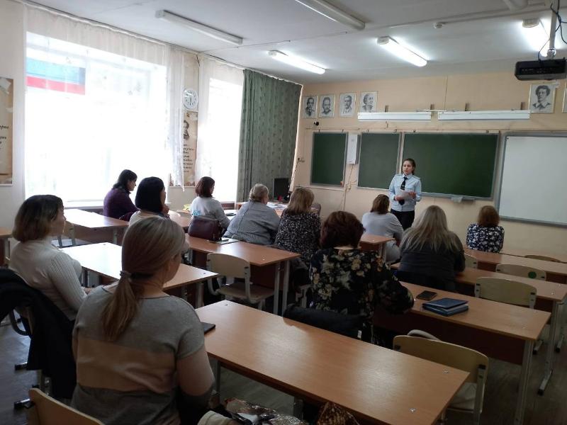 Инспекторы ГИБДД Первоуральска провели профилактические встречи с родителями школьников | Первоуральские сотрудники ГАИ провели встречи с родителями школьников