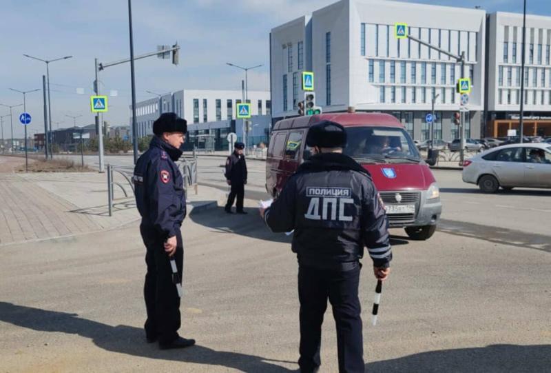 Рейд «Нелегальный перевозчик» в Екатеринбурге — ГАИ проверит таксистов и водителей автобусов | С 20 по 22 апреля в Екатеринбурге пройдёт рейд против нелегальных такси