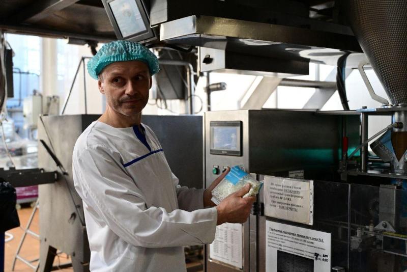 На модернизацию крупнейшего уральского молочного завода направят более 400 миллионов рублей | Ирбитский молочный завод получит более 400 миллионов рублей на модернизацию На модернизацию крупнейшего уральского молочного завода направят более 400 миллионов рублей | Ирбитский молочный завод получит более 400 миллионов рублей на модернизацию