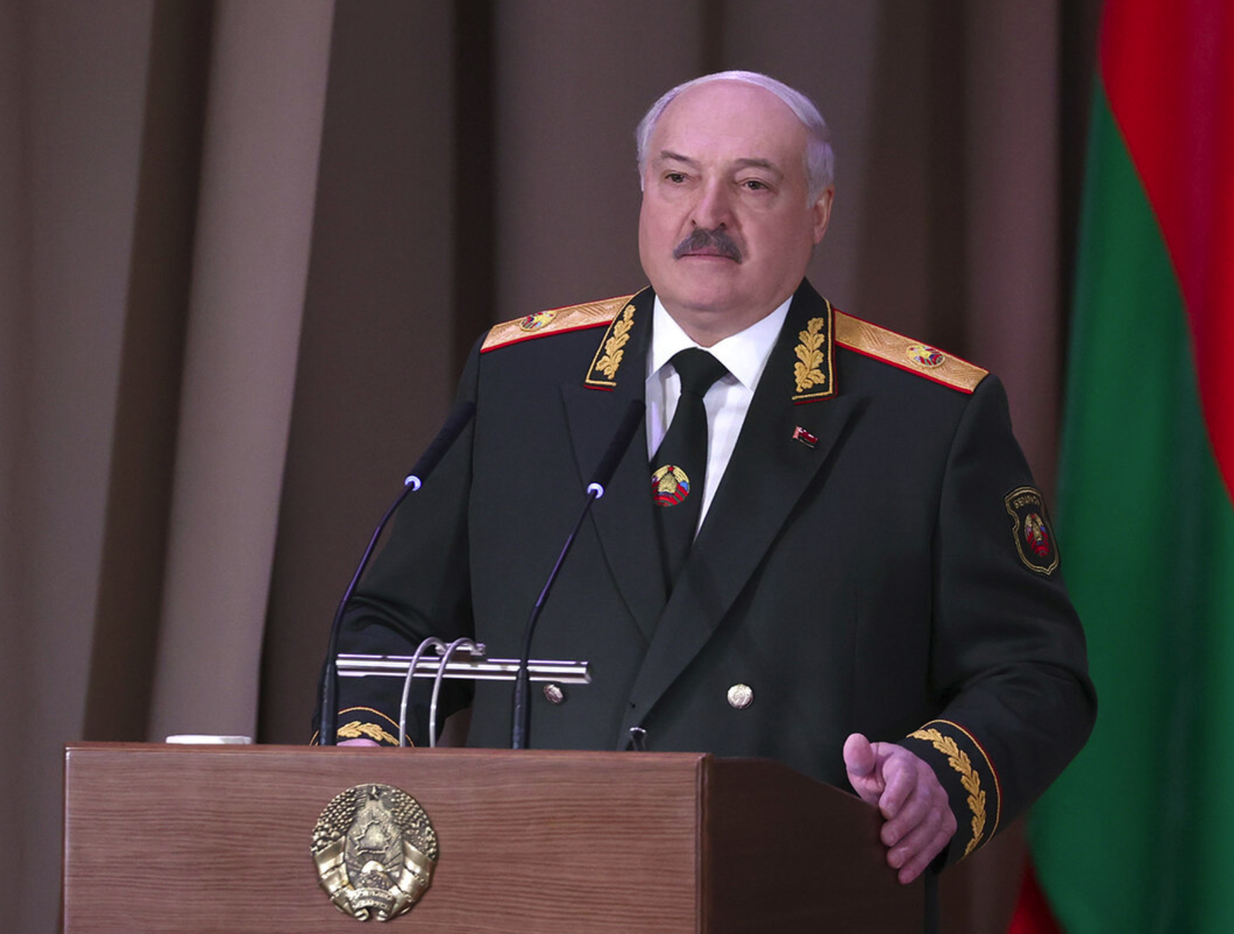 Лукашенко поднял тревогу: опасения Третьей мировой войны оправданы