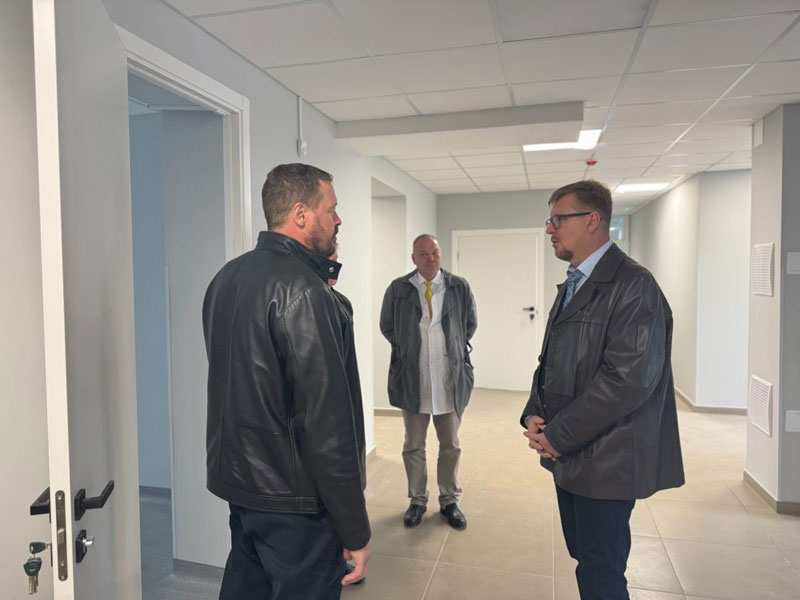 Ремонт и новое оборудование: как меняется здравоохранение в Билимбае и на Динасе | Глава города проверил ход ремонтных работ в поликлиниках Первоуральска