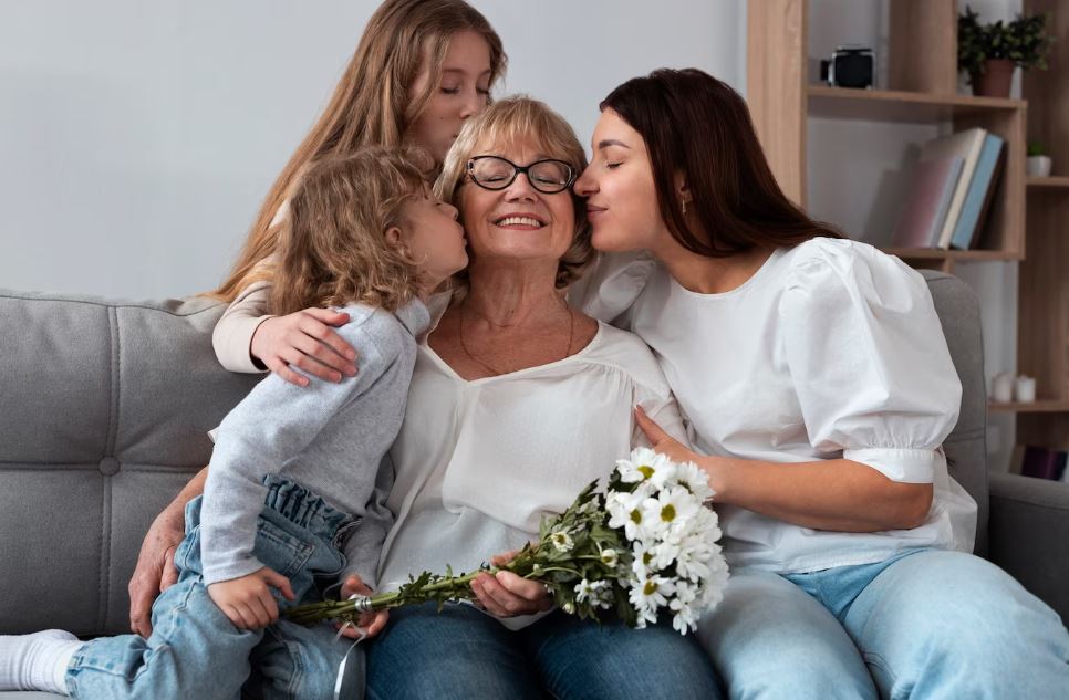 В Свердловской области обсудили тему защиты семьи  | В Свердловской области обсудили тему защиты семьи 