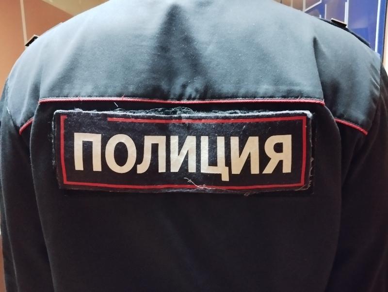 Первоуралец украл восемь бутылок шампуня и кондиционера | Житель Первоуральска украл из магазина шампуни и кондиционеры