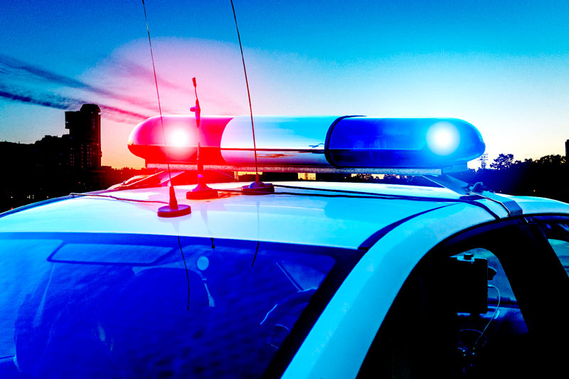 В Первоуральске сотрудники полиции задержали угонщика, скрывшегося с места ДТП  | В Первоуральске полиция задержала угонщика автомобиля