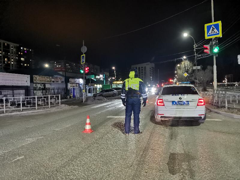 В Свердловской области водитель насмерть сбил 48-летнюю женщину | В Березовском водитель «ВАЗ» насмерть сбил пешехода