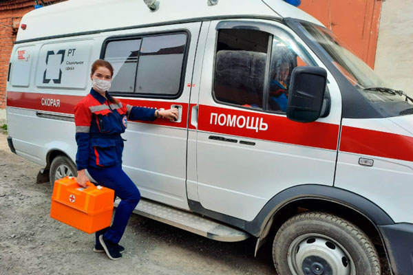 «Мы на передовой и всегда должны быть в строю»: фельдшер Первоуральской скорой помощи о своей работе «Мы на передовой и всегда должны быть в строю»: фельдшер Первоуральской скорой помощи о своей работе