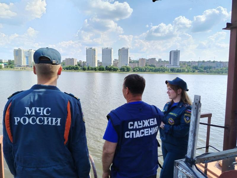 Спасатели усилили контроль: на водоемах Первоуральска проходят рейды безопасности   | МЧС проводит профилактические рейды на водоемах Первоуральска  