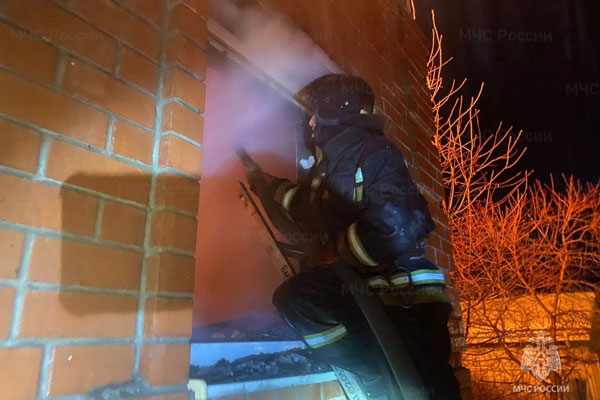 Накануне в деревне под Первоуральском сгорел дом Накануне в деревне под Первоуральском сгорел дом