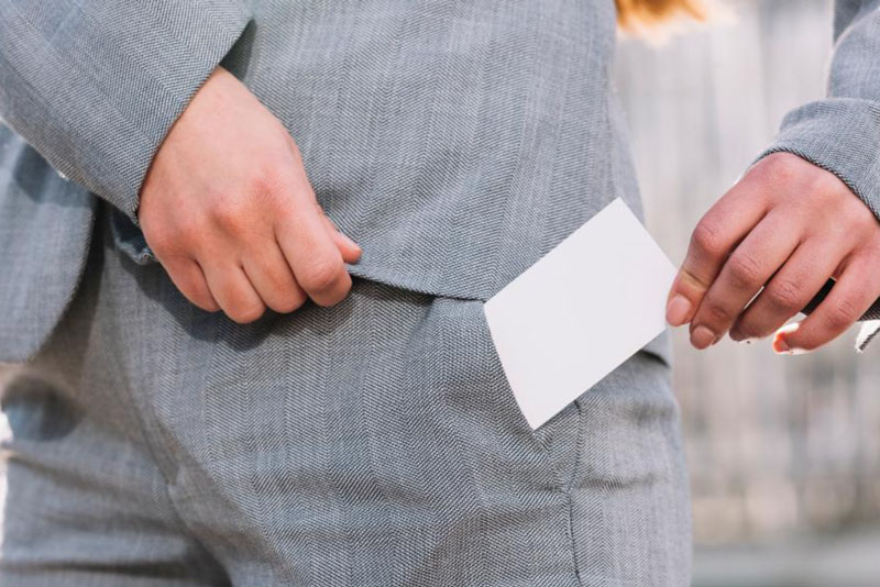 В Свердловской области экс-проректор университета обвиняется в получении взяток  | На Урале бывшего проректора университета обвиняют в получении взяток